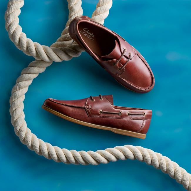 Clarks men's Guideview Cove brown leather sandals.
